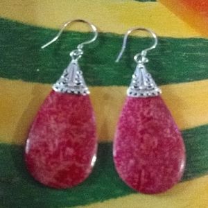 NWT- STERLING CORAL TEARDROP EARRINGS 2-5" (E-07) 35/4.99
